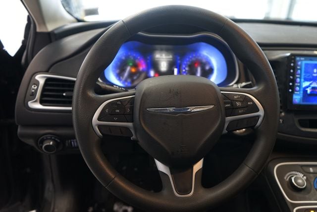 Thumbnail: 2015 Chrysler 200 - 22