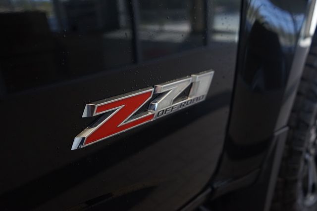 Thumbnail: 2022 Chevrolet Colorado - 16