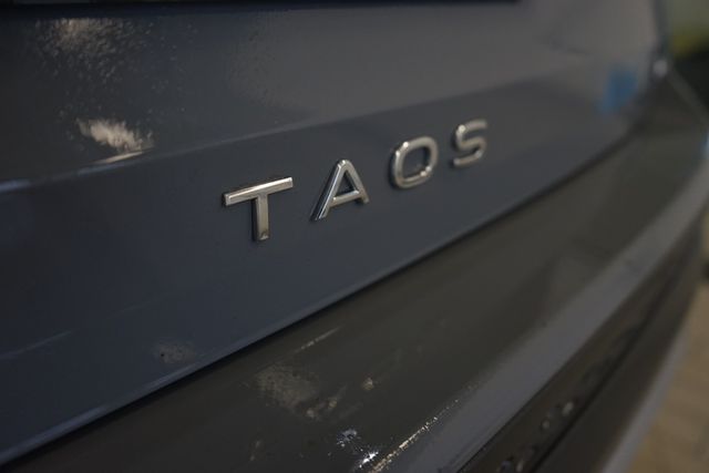 Thumbnail: 2022 Volkswagen Taos - 12
