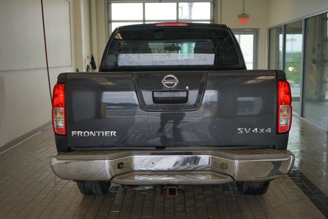 2012 Nissan Frontier SV 12