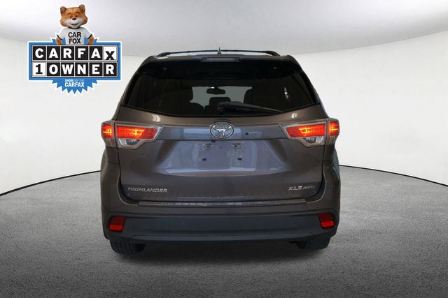 Thumbnail: 2016 Toyota Highlander - 11