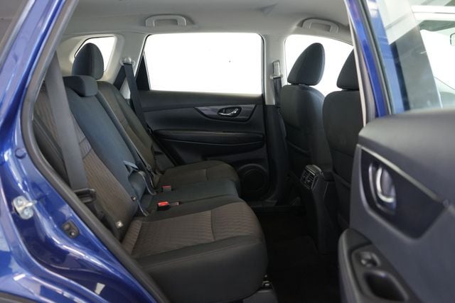 Thumbnail: 2018 Nissan Rogue - 31