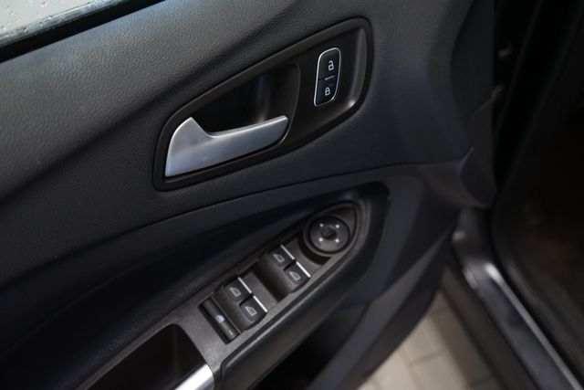 Thumbnail: 2019 Ford Escape - 19