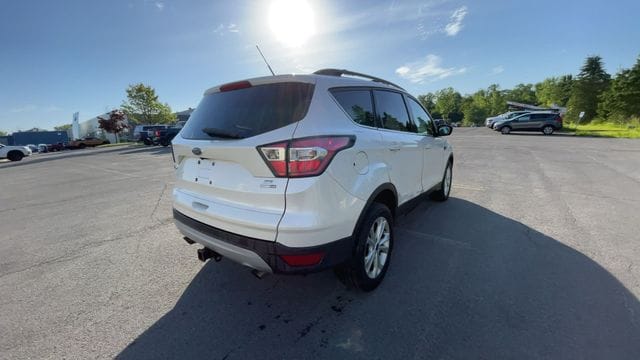 Thumbnail: 2017 Ford Escape - 8