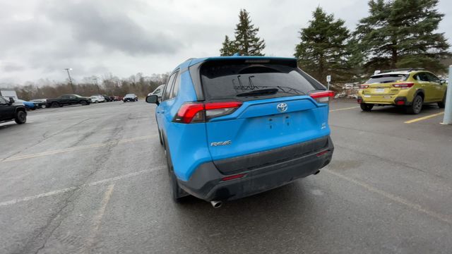 Thumbnail: 2021 Toyota RAV4 - 8