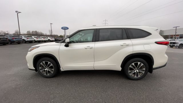 Thumbnail: 2021 Toyota Highlander - 6