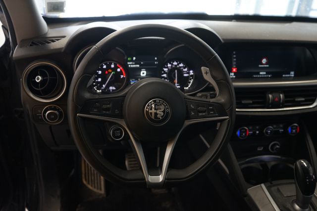 Thumbnail: 2018 Alfa Romeo Stelvio - 22