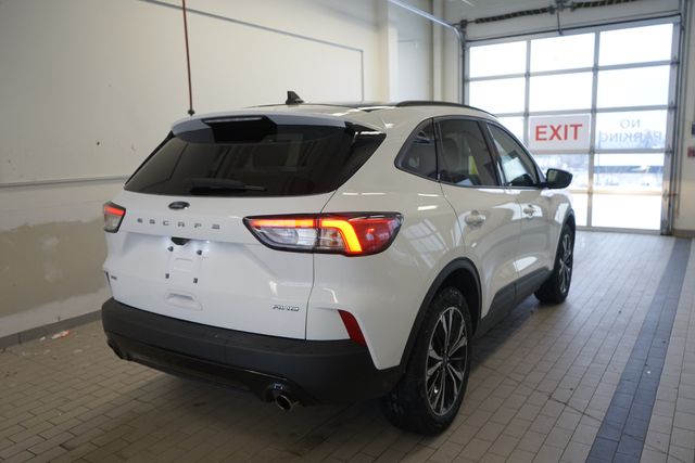 Thumbnail: 2022 Ford Escape - 14