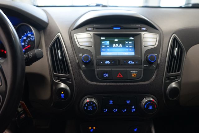 Thumbnail: 2015 Hyundai Tucson - 23