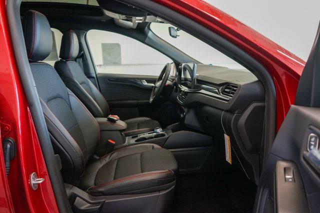 Thumbnail: 2025 Ford Escape - 32