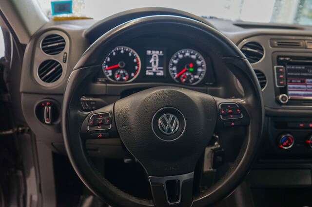 2015 Volkswagen Tiguan S 21