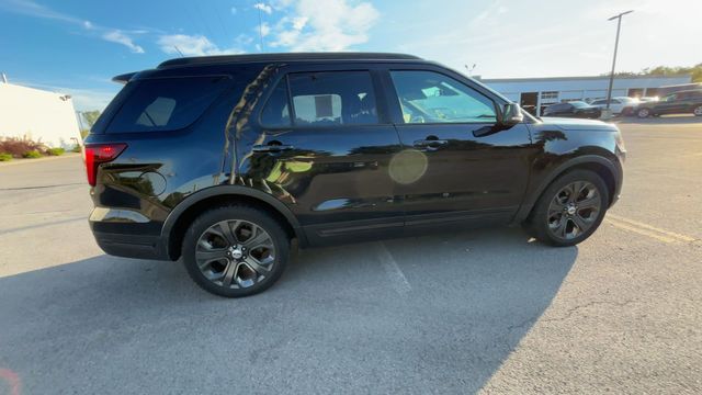 Thumbnail: 2018 Ford Explorer - 10