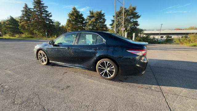 Thumbnail: 2018 Toyota Camry - 6