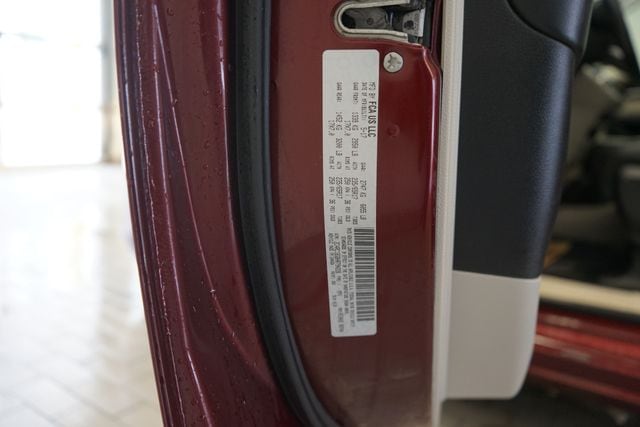 Thumbnail: 2017 Chrysler Pacifica - 19