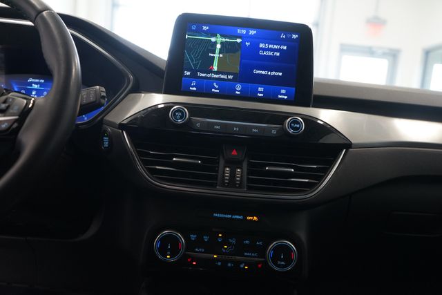 Thumbnail: 2022 Ford Escape - 25