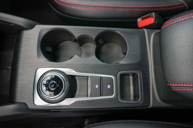 2025 Ford Escape ST-Line 24