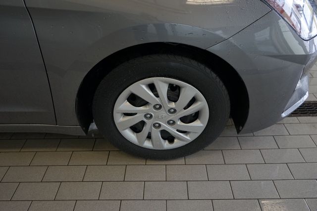 Thumbnail: 2020 Hyundai Elantra - 15