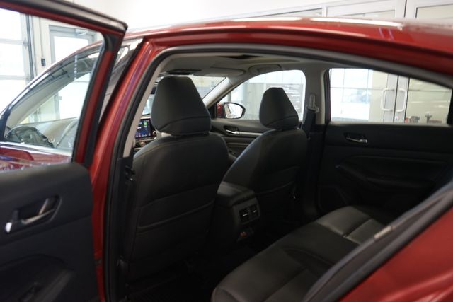 Thumbnail: 2019 Nissan Altima - 19