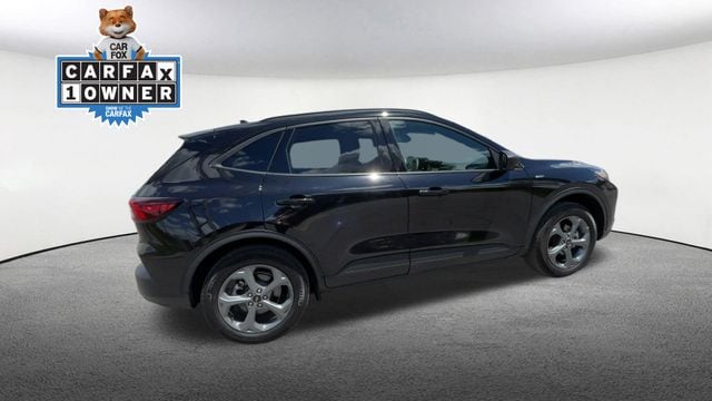 Thumbnail: 2025 Ford Escape - 9