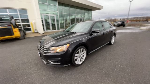 Thumbnail: 2019 Volkswagen Passat - 4