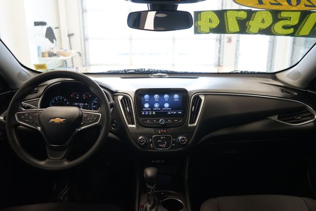 Thumbnail: 2021 Chevrolet Malibu - 30