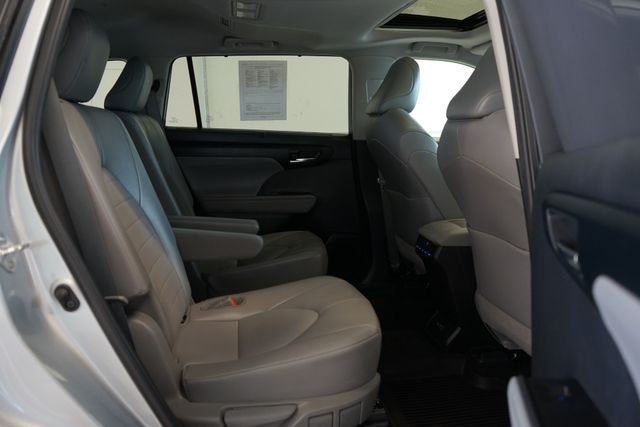 2021 Toyota Highlander XLE 30