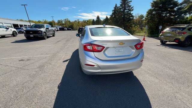 Thumbnail: 2018 Chevrolet Cruze - 7