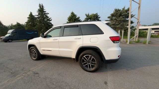 Thumbnail: 2020 Jeep Grand Cherokee - 7