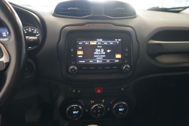 Thumbnail: 2016 Jeep Renegade - 23