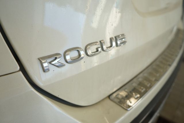 Thumbnail: 2018 Nissan Rogue - 13
