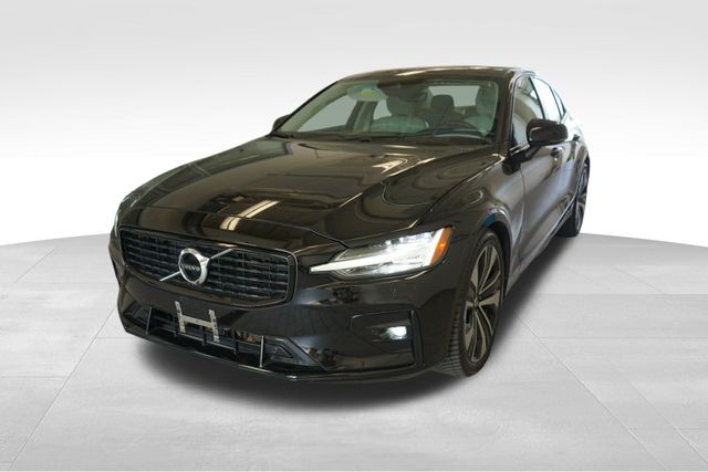 Thumbnail: 2022 Volvo S60 - 1