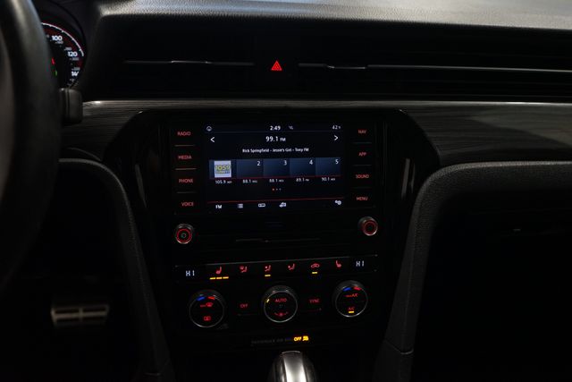 Thumbnail: 2021 Volkswagen Passat - 23