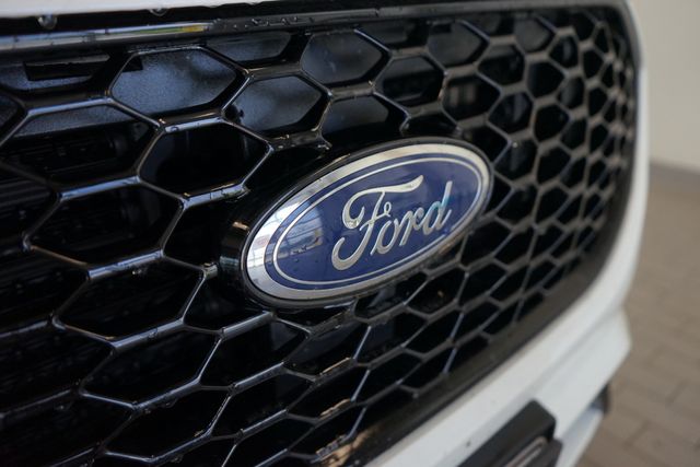 2022 Ford Edge  18