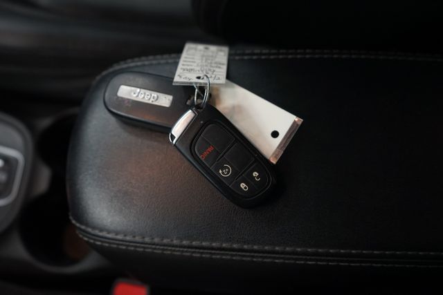 Thumbnail: 2021 Jeep Cherokee - 27