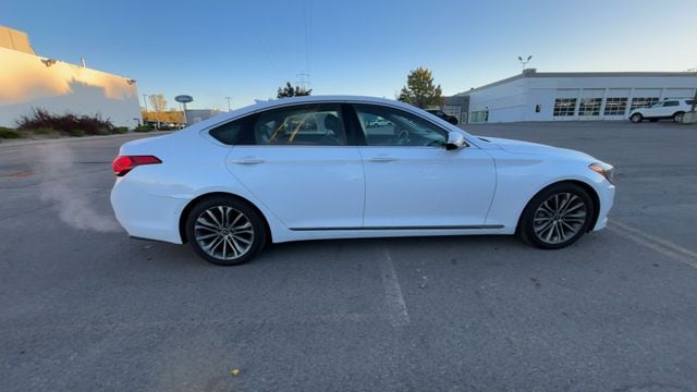Thumbnail: 2015 Hyundai Genesis - 10