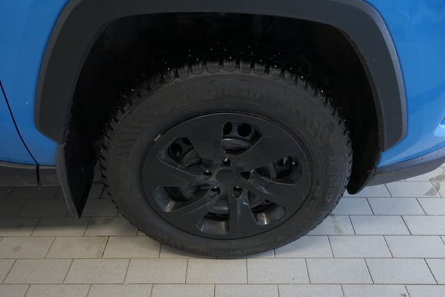 Thumbnail: 2021 Toyota RAV4 - 15