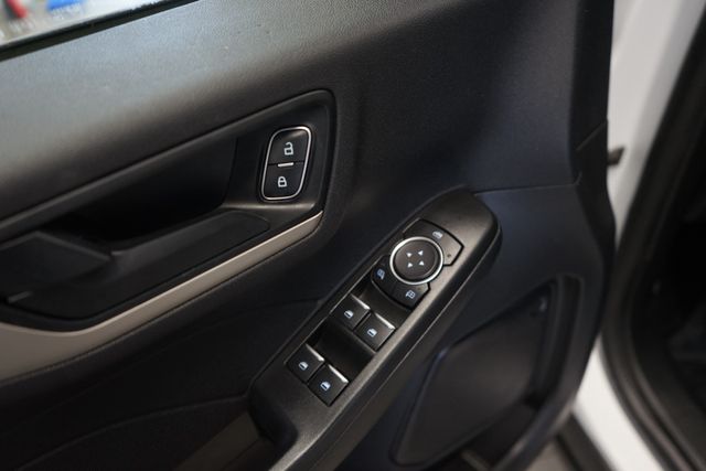 Thumbnail: 2022 Ford Escape - 19