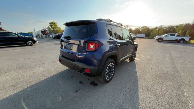 Thumbnail: 2016 Jeep Renegade - 9