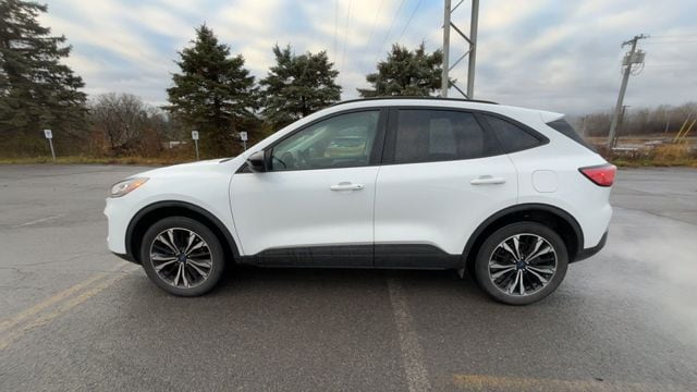 Thumbnail: 2022 Ford Escape - 6