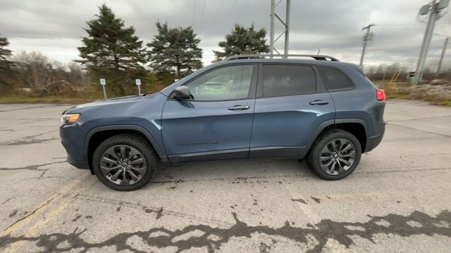 Thumbnail: 2021 Jeep Cherokee - 6