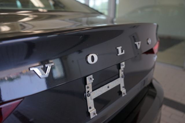 Thumbnail: 2022 Volvo S60 - 14