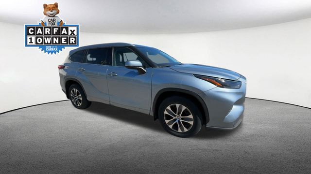 Thumbnail: 2022 Toyota Highlander - 2