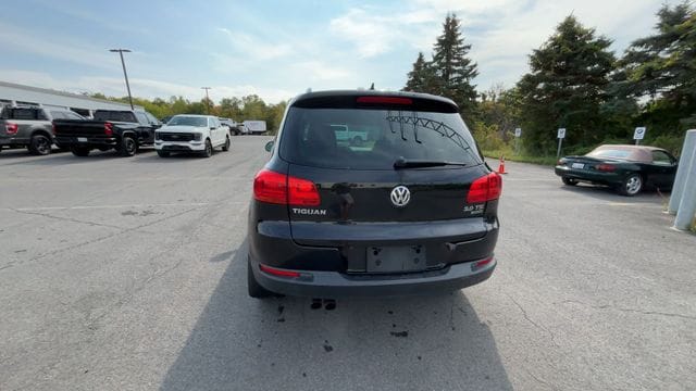 Thumbnail: 2015 Volkswagen Tiguan - 8
