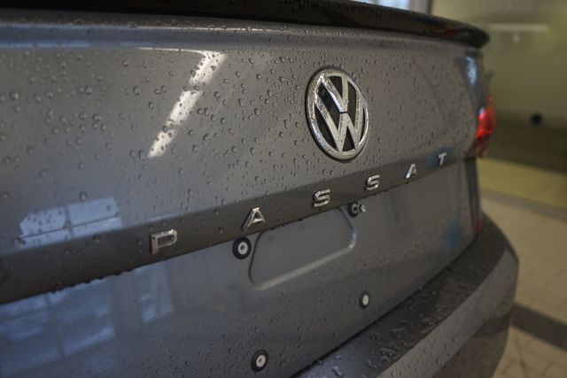 Thumbnail: 2021 Volkswagen Passat - 13