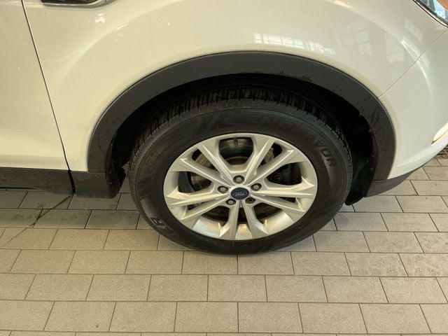 Thumbnail: 2017 Ford Escape - 14