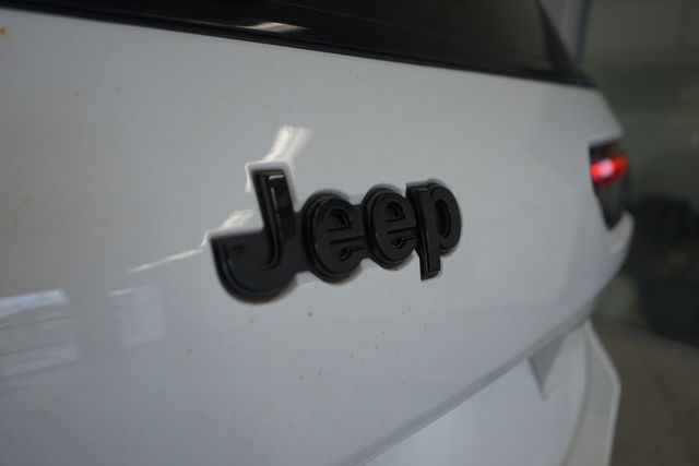 Thumbnail: 2021 Jeep Grand Cherokee L - 12