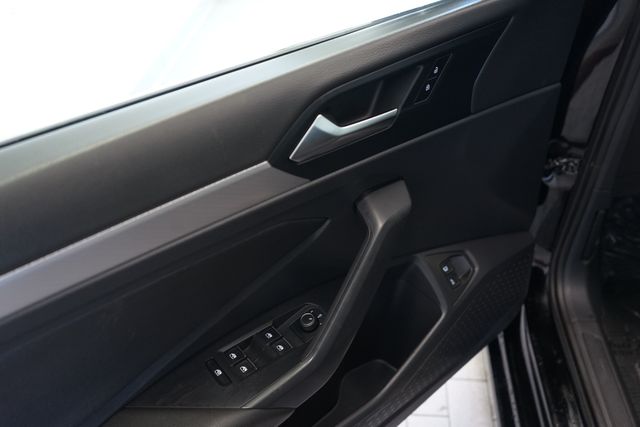 Thumbnail: 2021 Volkswagen Jetta - 19