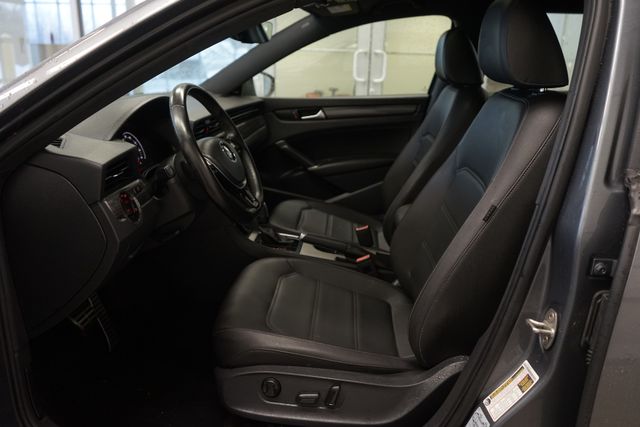 Thumbnail: 2021 Volkswagen Passat - 21