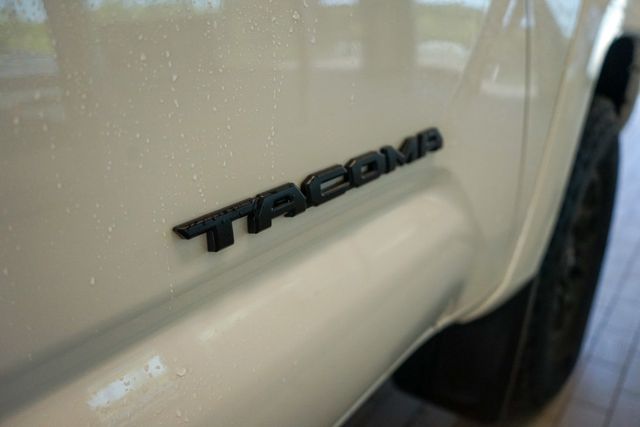 Thumbnail: 2021 Toyota Tacoma - 16