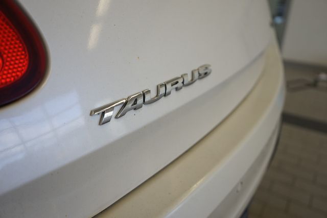 Thumbnail: 2011 Ford Taurus - 13